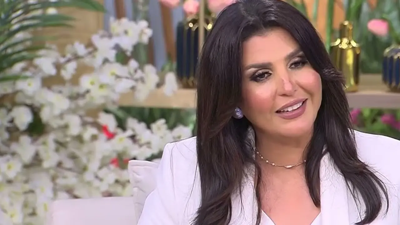 معكم منى الشاذلي معكم منى الشاذلي