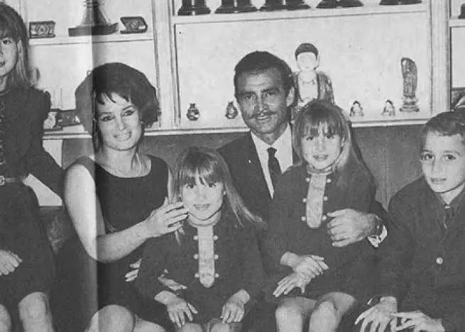 عائلة الفنان أحمد مظهر عائلة الفنان أحمد مظهر